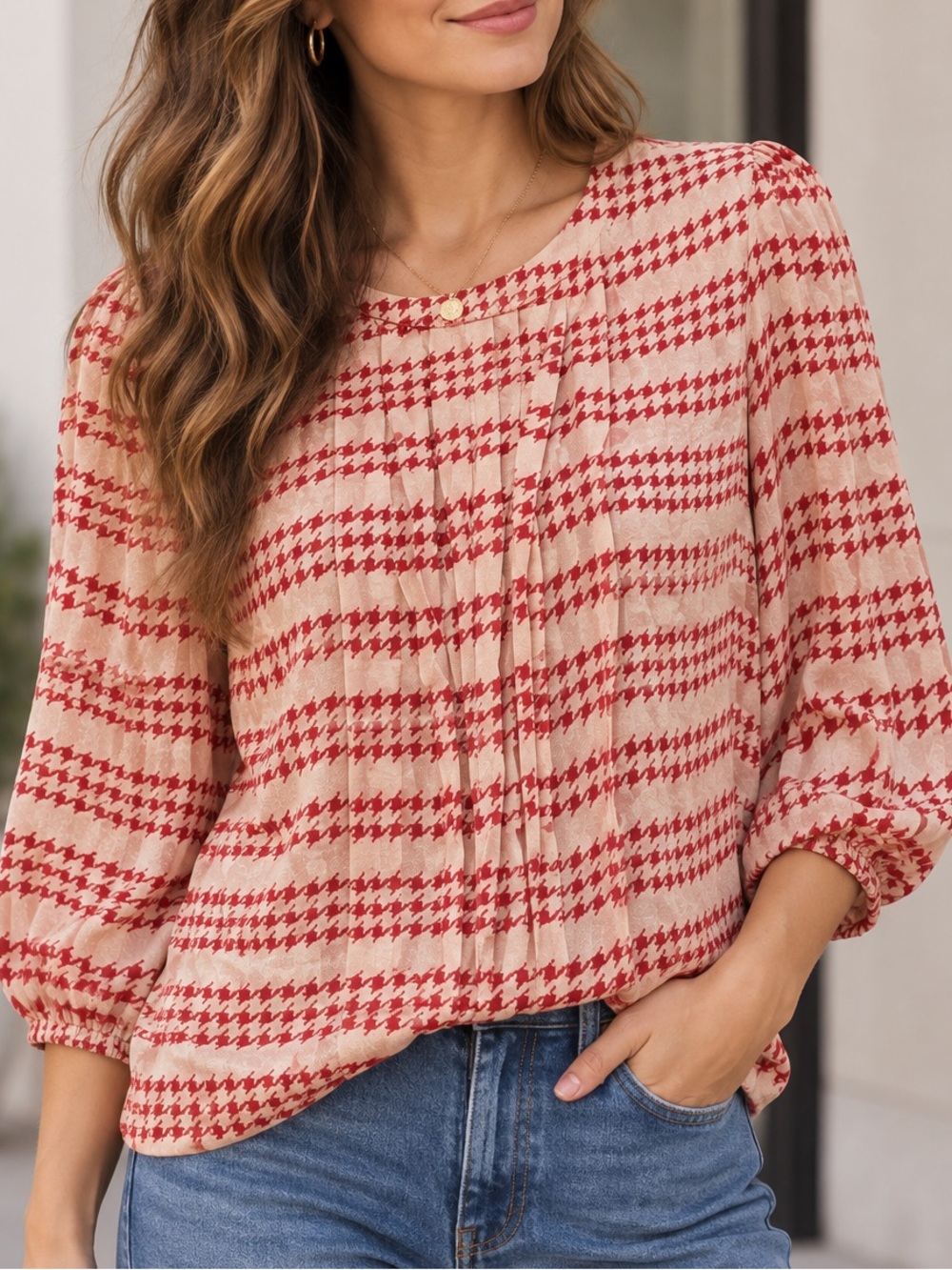 VNTG 100% Silk Diane Freís Stylish Red and Pink Patterned Blouse
